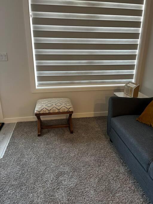 Brand New - Home Away From Home In Nw YYC Dış mekan fotoğraf